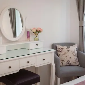 Centerlink Apartment